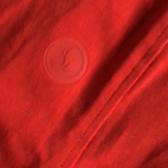 lululemon (12) Team Canada Love Crewneck T-Shirt curved hem - Picture 10 of 15